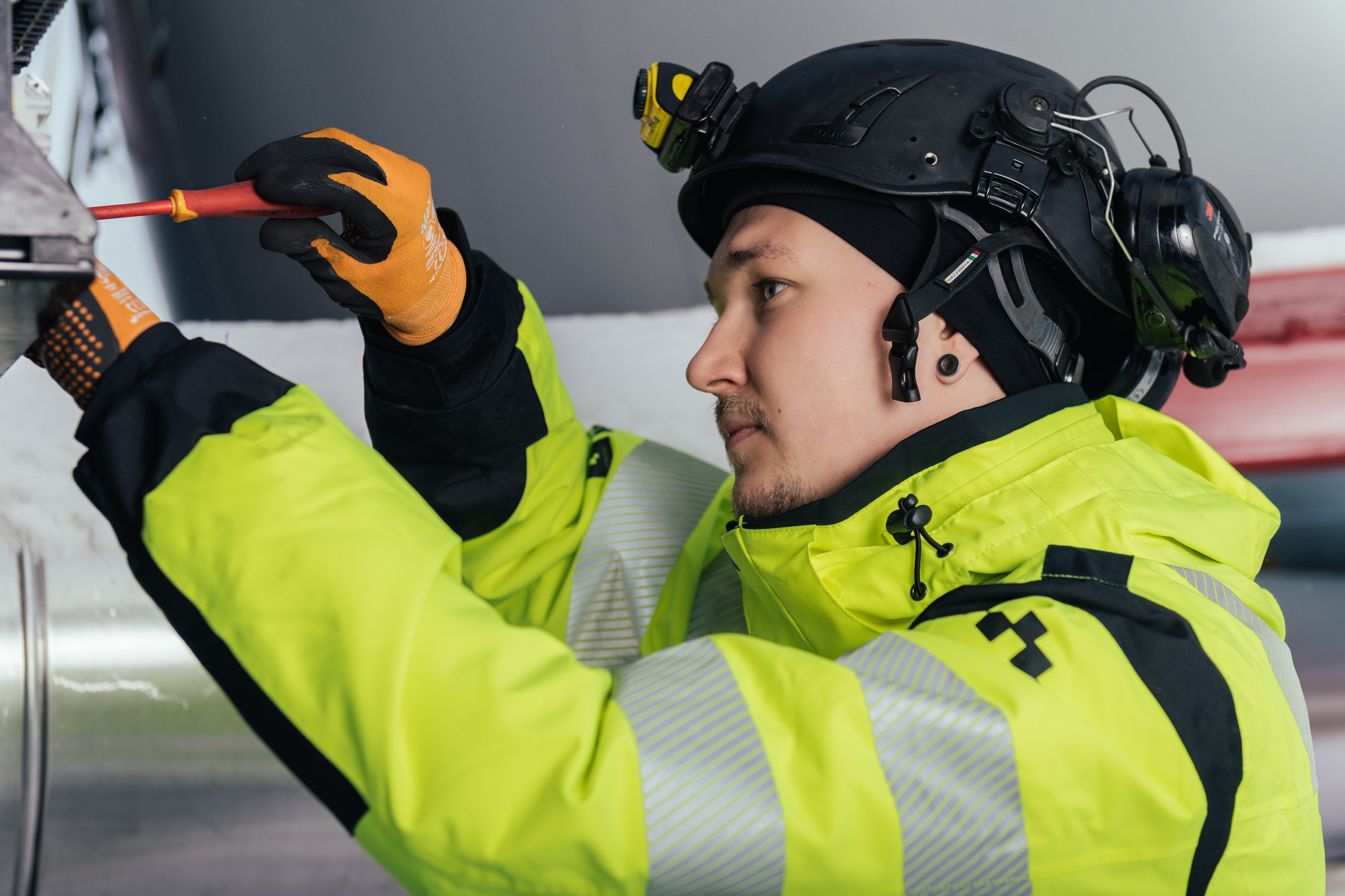 Bomansel Person Skruvar