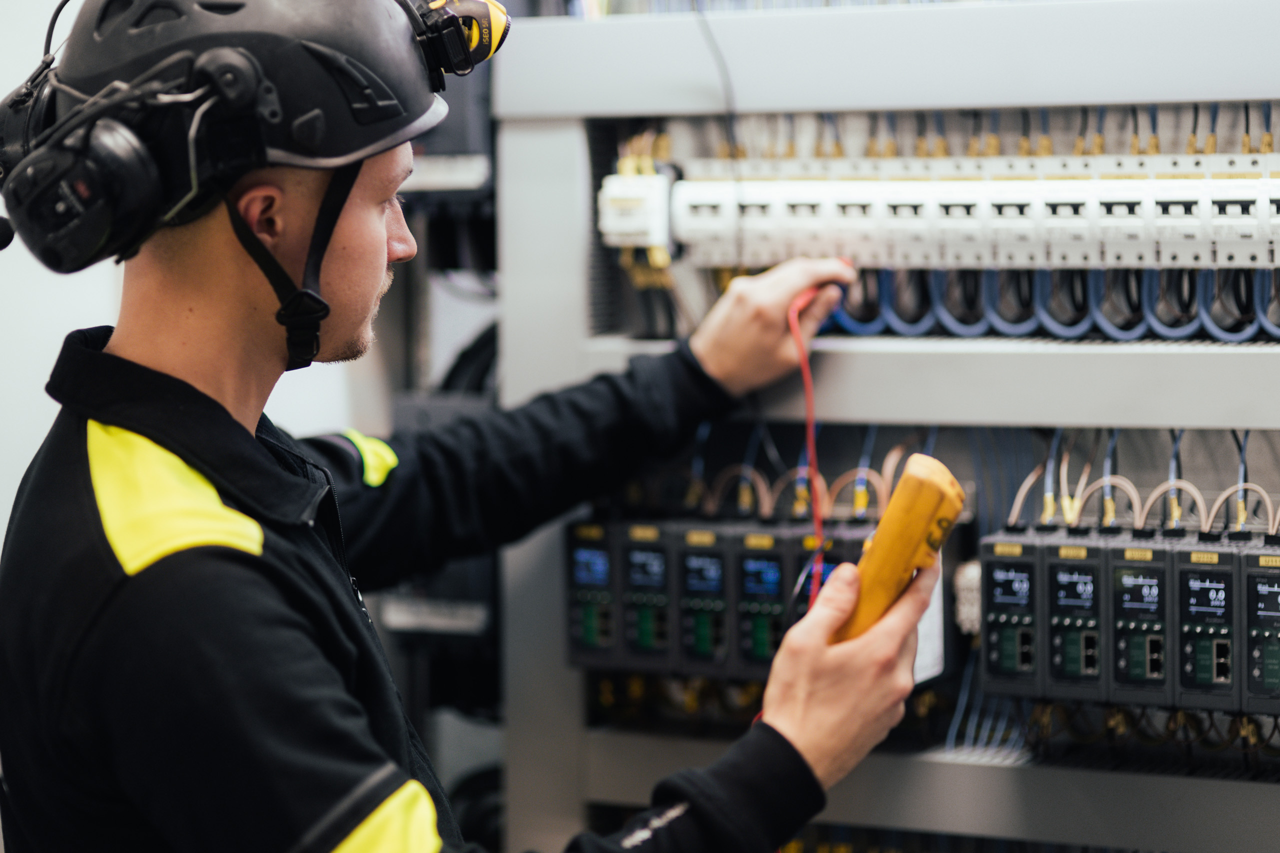 Bomansel Person Maeter I Elcentral